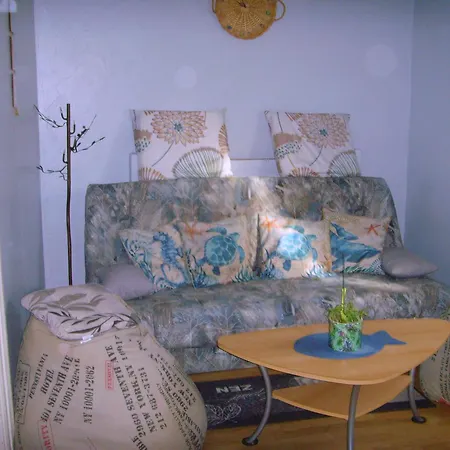 Au Fil De L Eau La *